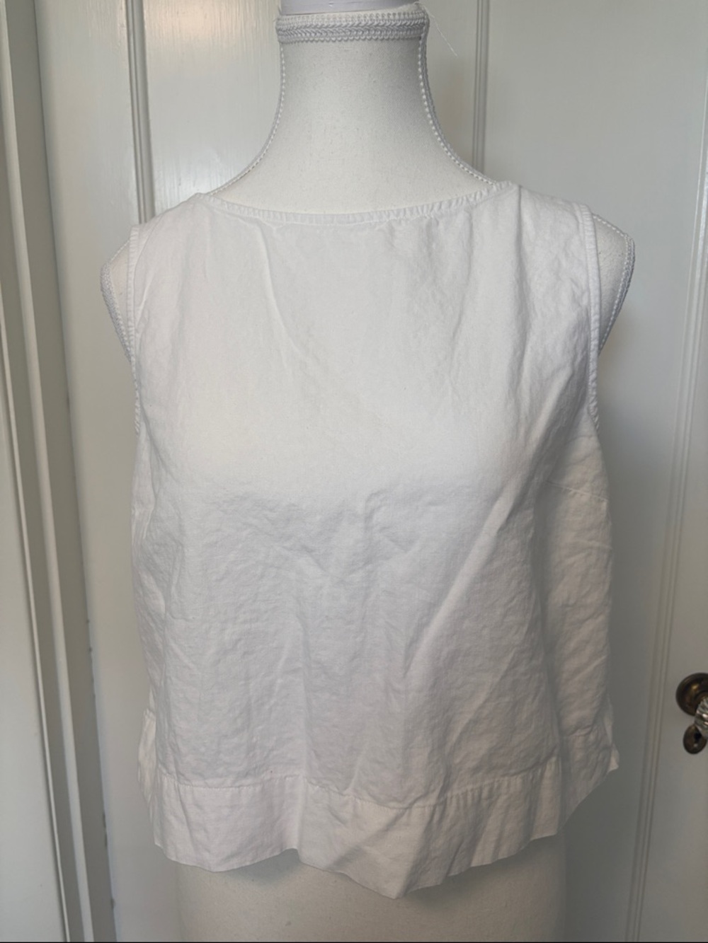 GAP White Sleeveless Linen-Blend Boxy Tank